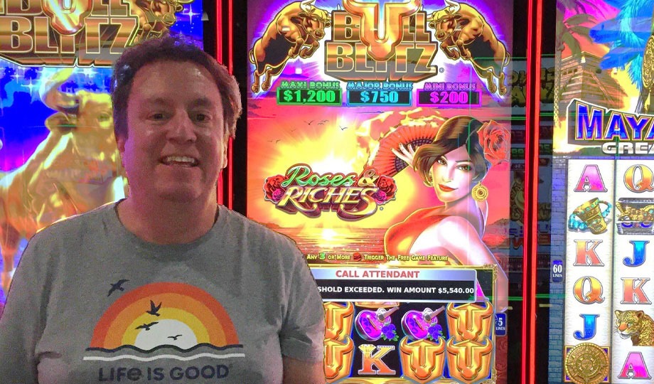 David from Newark won $5,540 on Bull Blitz Roses & Riches on Nov. 28